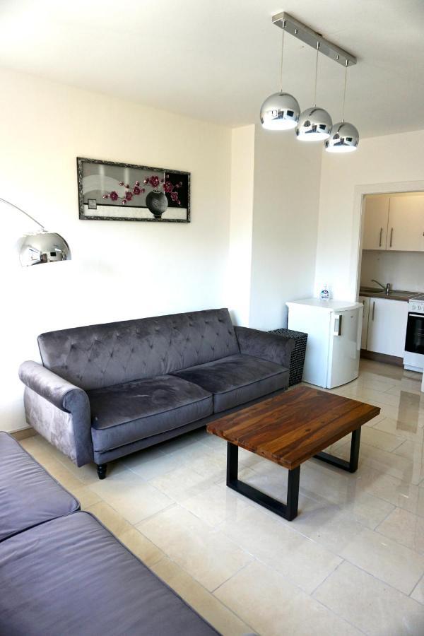 Alster Hamburg - Saniertes Und Mobliertes Apartment Mit Bad Und Kuche Экстерьер фото