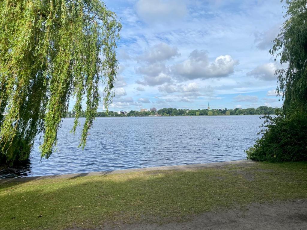 Alster Hamburg - Saniertes Und Mobliertes Apartment Mit Bad Und Kuche Экстерьер фото