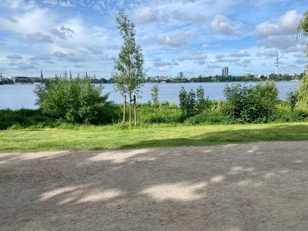 Alster Hamburg - Saniertes Und Mobliertes Apartment Mit Bad Und Kuche Экстерьер фото